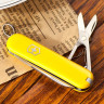 Нож-брелок VICTORINOX Classic SD 0.6223.8, жёлтый